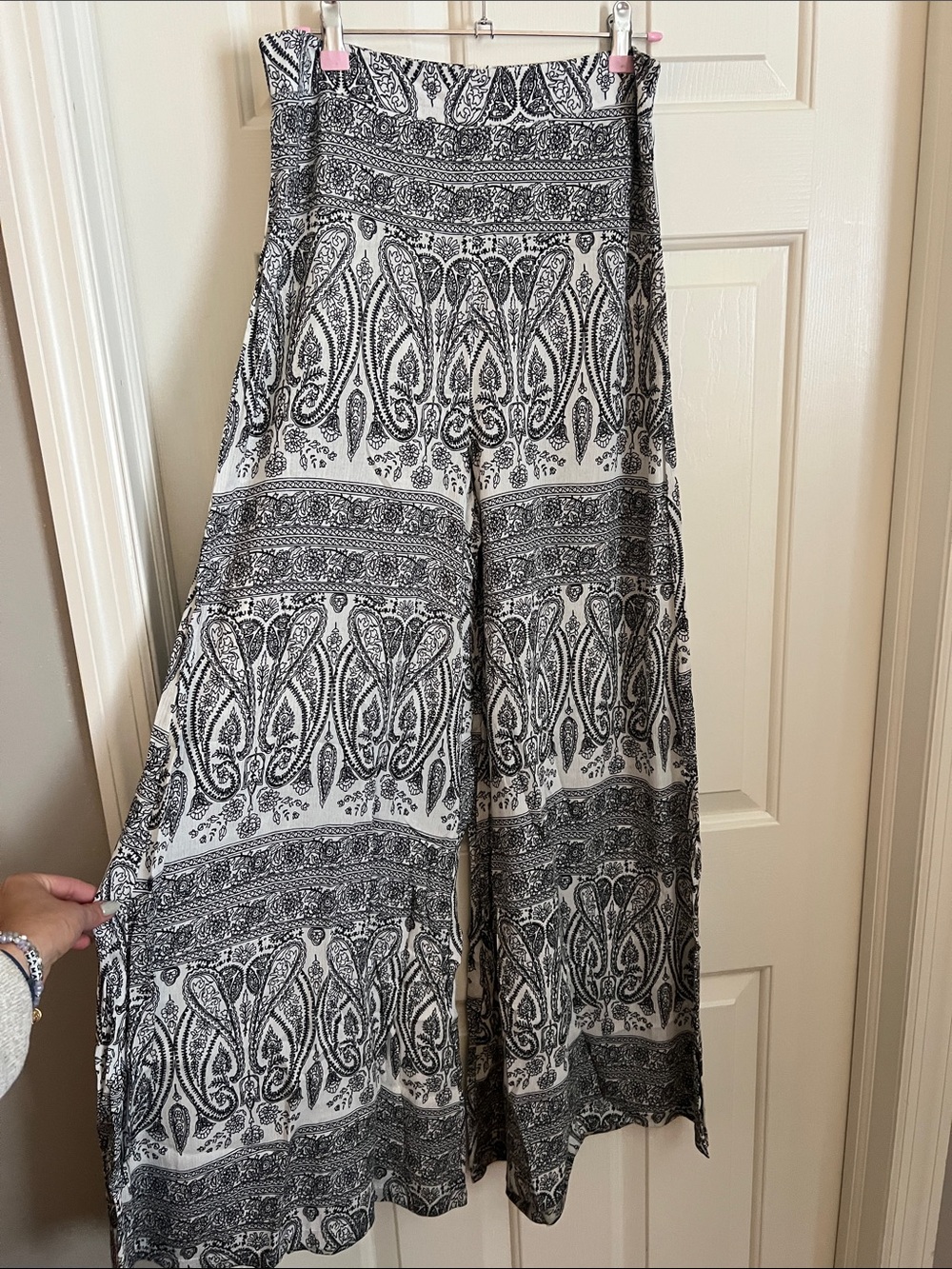 L'ATISTE Black & White Paisley Wide-Leg Jumpsuit Pants